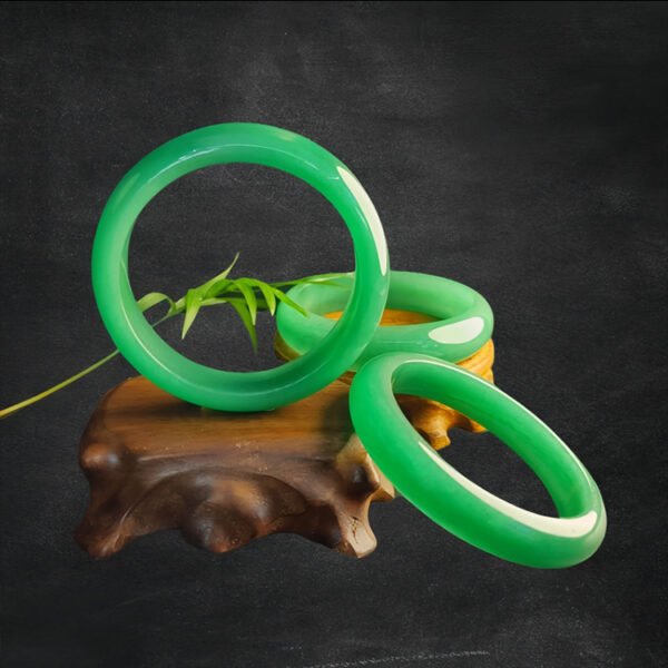 green aventurine jade quartz jade bangle with gift box